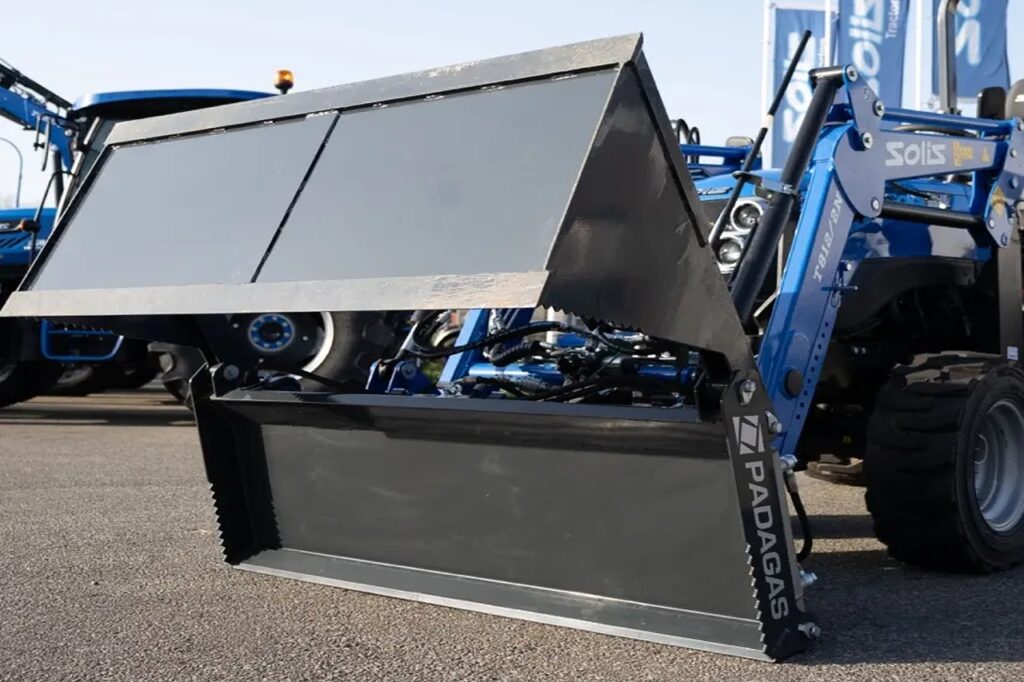 traktor-lopata-kombinovana-135-4v13C8A2972-Large
